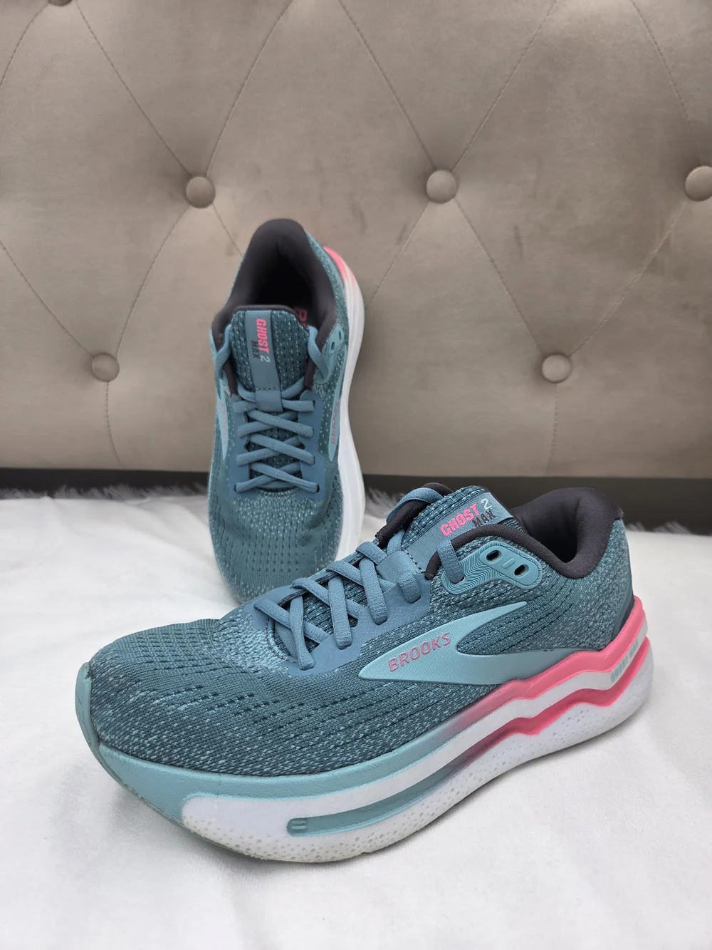 Brooks Ghost Max 2 Women’s Size 6 B Teal Pink Cushioned Running Shoes